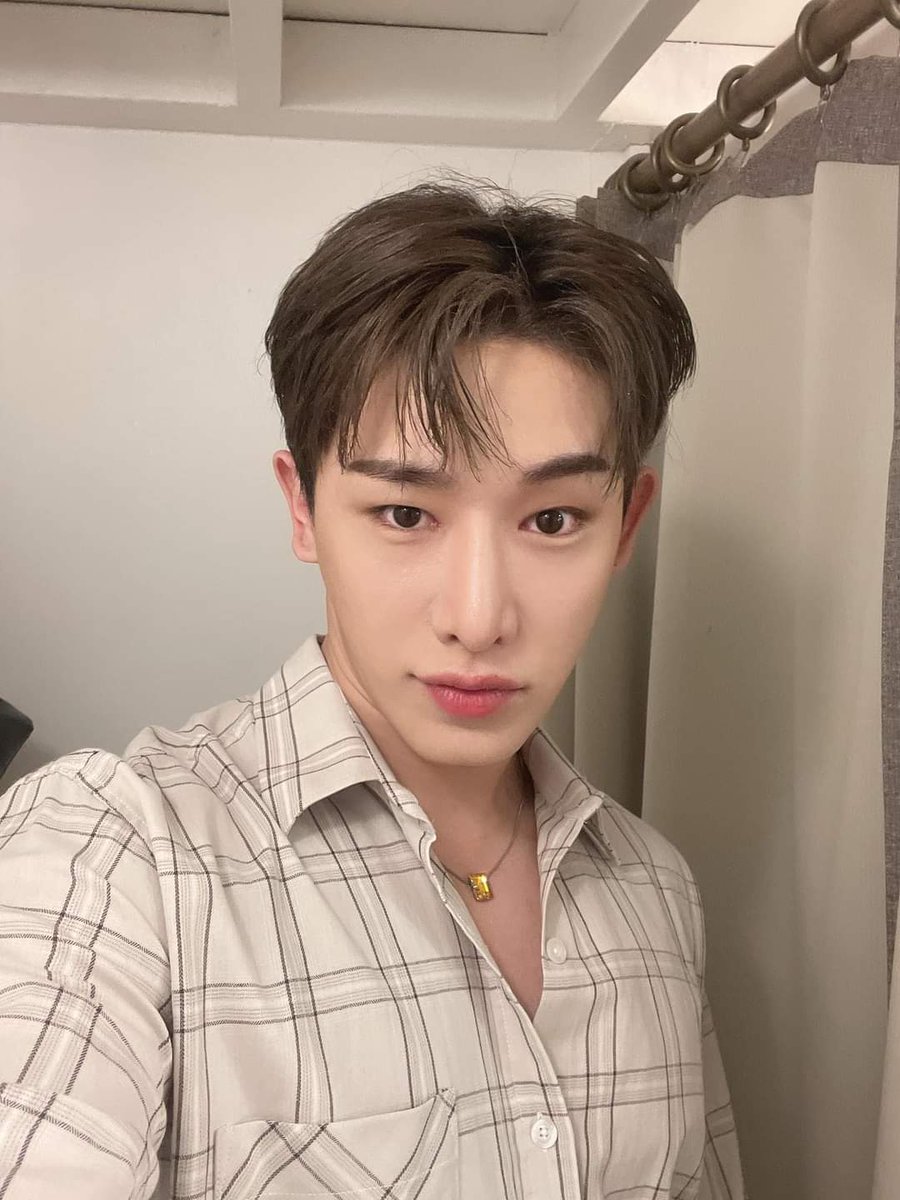 _ale_mc's tweet photo. -Hilo de selcas de Wonho pq lo amo mucho ♡
@official__wonho 
#WONHO https://t.co/DihWtymLZX
