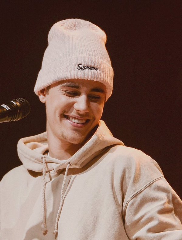 dianee_kim's tweet photo. Happy birthday to my first love @justinbieber! The one who made me a fangirl 12 years ago... 💜 You didn't know how much you've inspire me through your music, I'm grateful to know you. And I'm still hoping to see you perform soon.
#HappyBirthdayJustinBieber
#HAPPYJBDAY https://t.co/PKr4XlOd6e