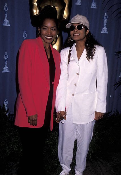 MJssunsetdriver's tweet photo. Angela Bassett and Janet Jackson at the 66th Annual Academy Awards Nominees Luncheon in 1994. https://t.co/TBpibAlT4g