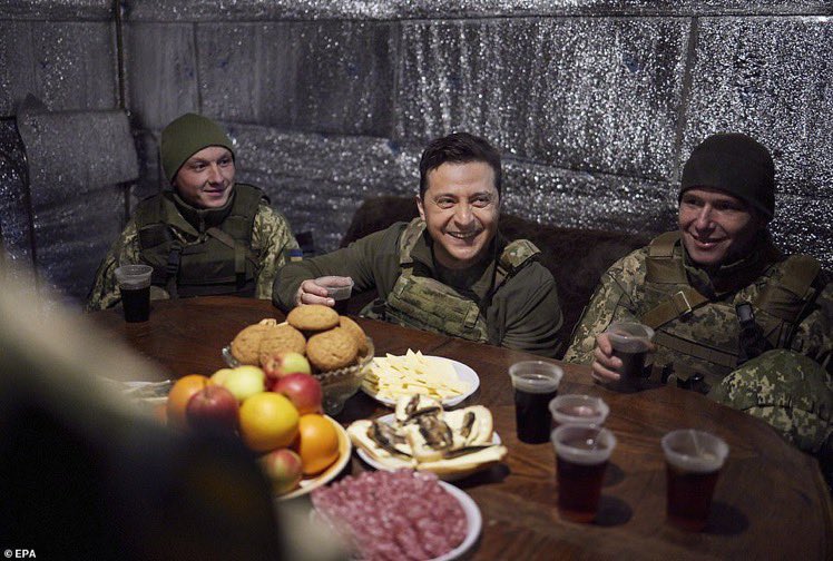 MicahHuebner's tweet photo. Two different ways to sit at a table. 
Two different types of leadership. 
#Ukraine #PutinWarCriminal https://t.co/xzoNdfwNoX
