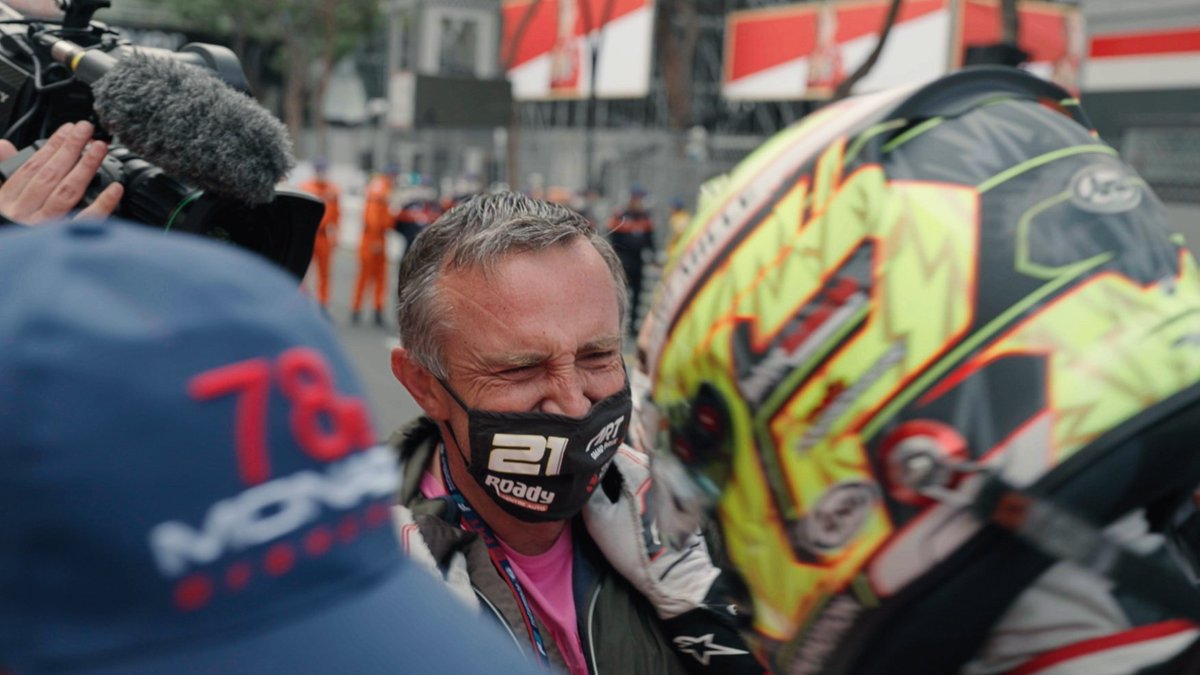 EveryfieldFilms's tweet photo. #ChasingTheDream out tomorrow on #F1TV!

🎥@r0ryc &amp; team do such a great job at catching the quiet moments in-between all the amazing action.

@Formula2 fans you are in for a treat!

#SneakPeek #F2 https://t.co/SHJrGIrf62