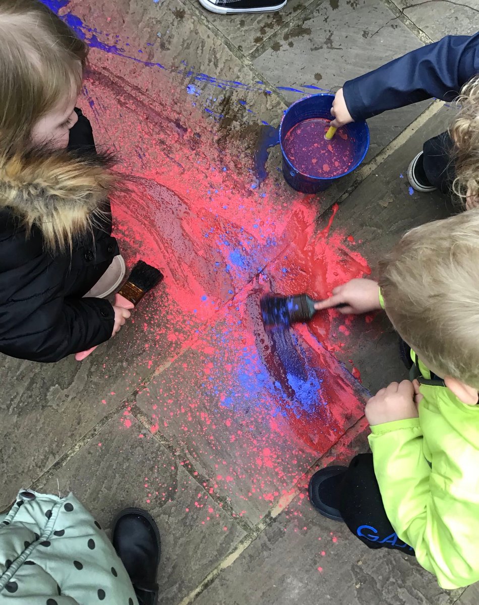 MesNursery's tweet photo. Here at Mini Me's Nursery, It's been all about mixing the powder paint with the rain water this afternoon...
"look, red and blue makes purple"
#colourexploration #grossmotorskills #Outdoorplay #Painting #Learning #Fun https://t.co/H3cQrJ79CP