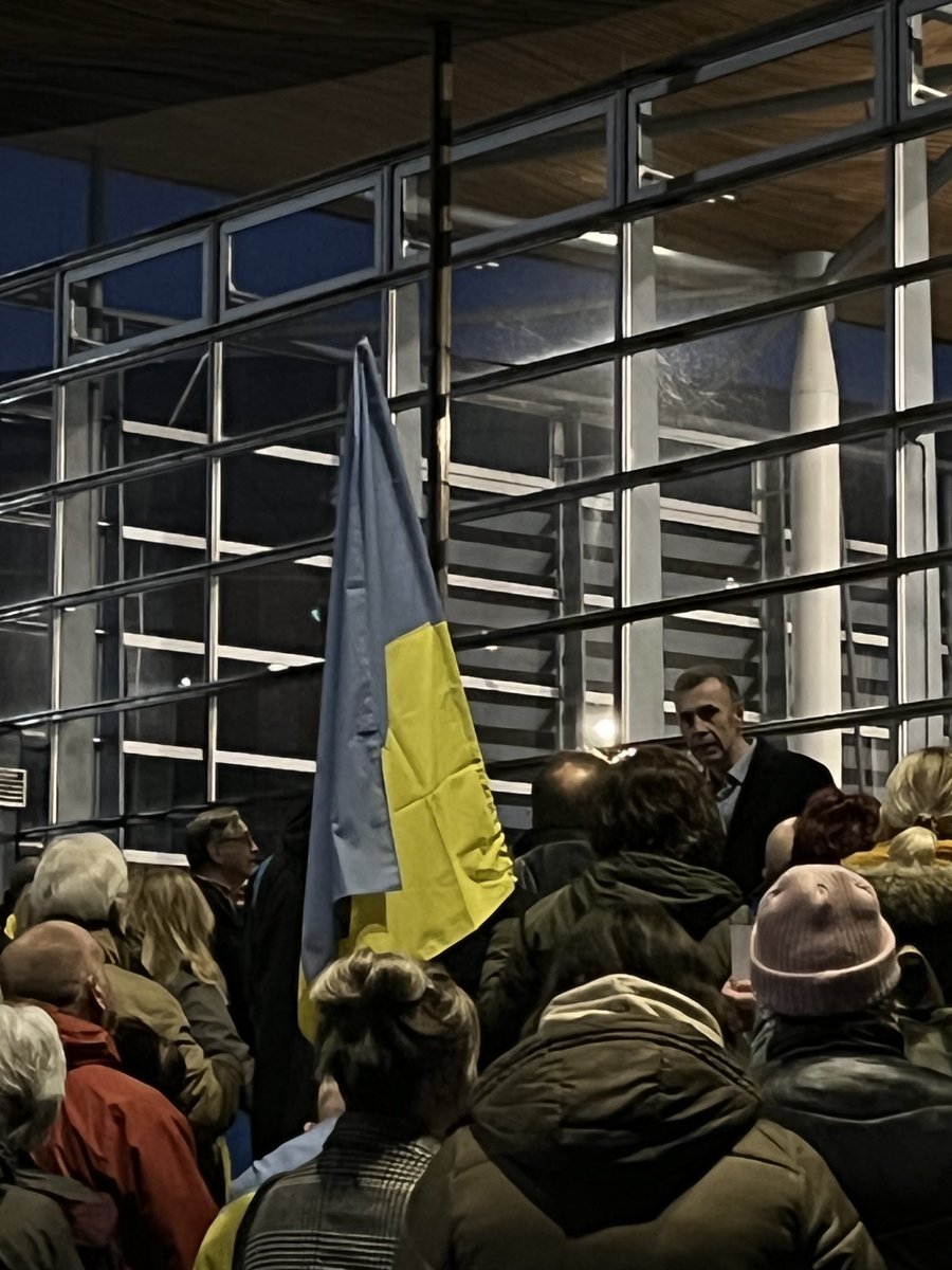 “You can feel the emotion… We want to live in a world free of Putin’s fascism!” ⁦⁦<a href="/Adamprice/">Adam Price 🏴󠁧󠁢󠁷󠁬󠁳󠁿🏳️‍🌈</a>⁩ #ukraine #wales #senedd