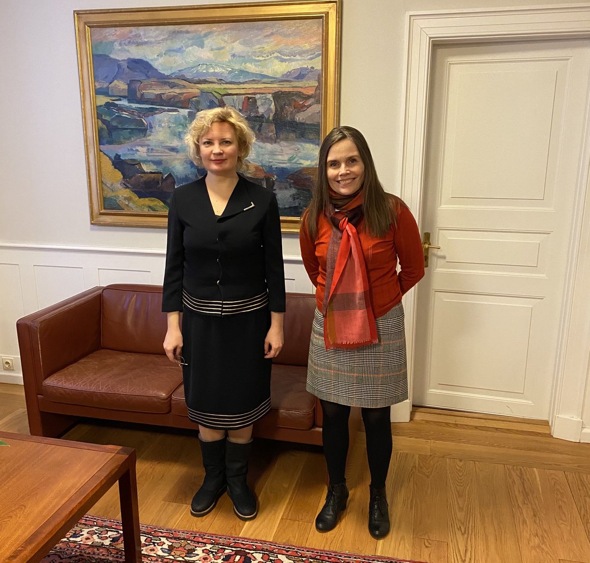 It was a pleasure to meet with <a href="/OlgaDibrova1/">Olga Dibrova 🌻</a> in Reykjavik today. I told her that the Icelandic people stand with Ukraine and the Ukrainian people.
