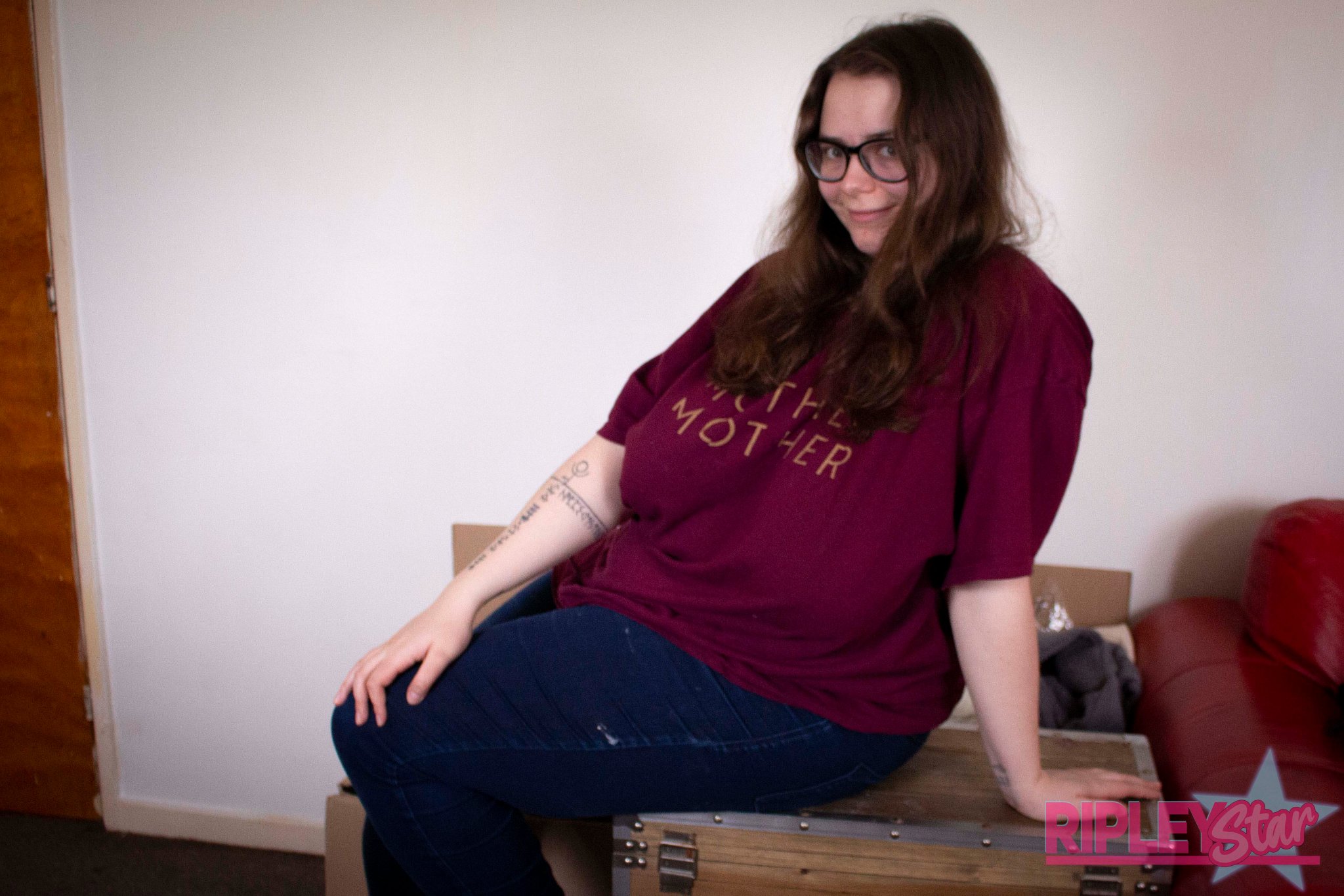1 pic. With and without clothes And with moving day bruises, furniture does not agree with my tender soft thighs #bbw #nudes #onlyfans #nsfw #fat #chubby #bigtits https://t.co/SNLHy3qo3O