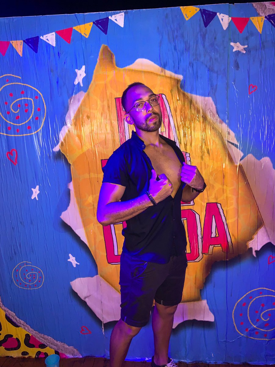 tuts_tutupaum's tweet photo. Eu tava gostoso viu 🥵😏 
#patuscada #Carnaval2022 https://t.co/lRp4ImNDiY