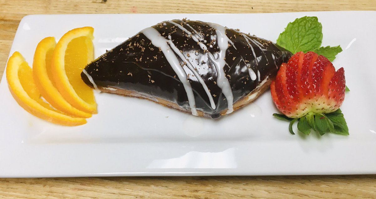 ChefWardzala's tweet photo. Preparing for #MardiGras2022 @MeadowsKalida! Fresh hand made donuts with whipped vanilla creme filling and a Grand Marnier chocolate ganache! @ChefRenee5402 @nolafoodguy https://t.co/HnlBgU2cLu