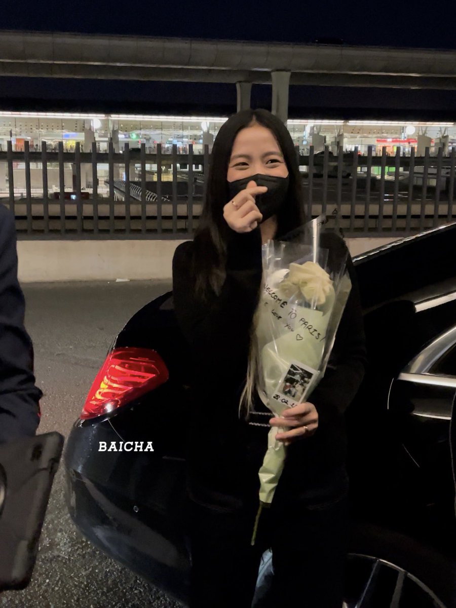 URBAICHA's tweet photo. She's so pretty😭

@BLACKPINK 
#JISOO #지수 #블랙핑크지수 https://t.co/kuguKUqZGR