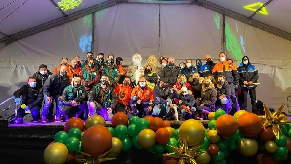 OSDAM_org's tweet photo. Otro año más ayudando en la cabalgata de reyes de #villanuevadelpardillo !
#reyesmagos #volunteer #osdam https://t.co/LTfF0AtWFV