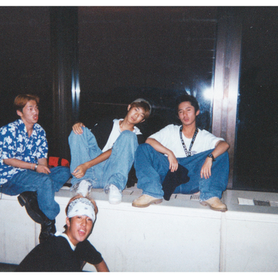 Usb ᐡ ᴥ ᐡ 90年代のヒップホップファッションを3つに分けると 1 ニューヨークのミリタリーアウトドアミックスのやつ 2 西海岸のギャングのやつ 3 カナイ ペレペレとかのモロなやつ 3だけはいつも無視されているけど Seedaのこの写真のように3に近い