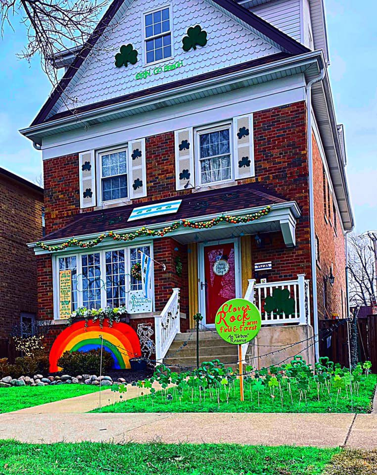 Parade Day is coming! We are now accepting entries to our House Decorating Contest. Winner gets $1000 in local gift cards! Link in Bio for details! 📸-2021 Entry