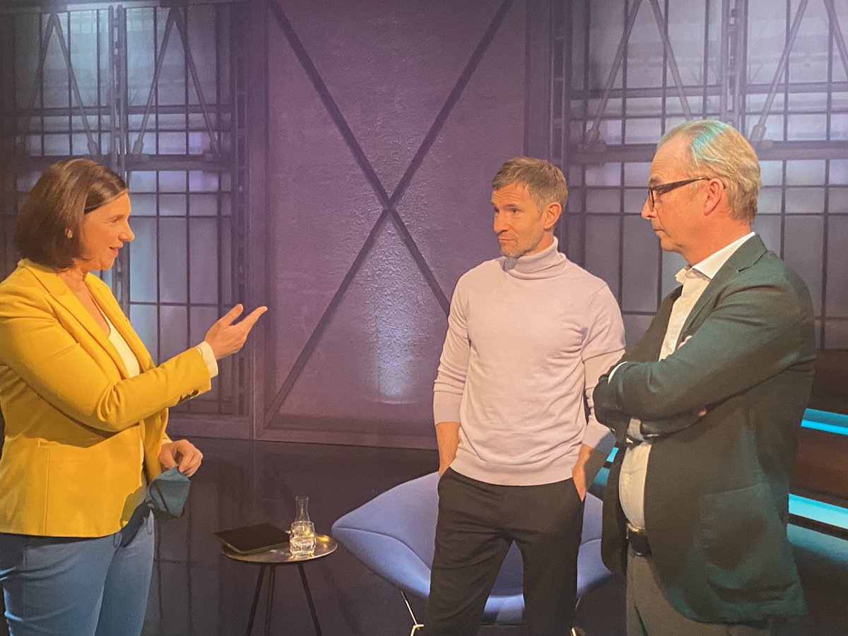 Katrin ⁦<a href="/GoeringEckardt/">Katrin Göring-Eckardt</a>⁩ ist gleich um 20:15 Uhr zu Gast bei #beisenherz ⁦<a href="/MickyBeisenherz/">Micky Beisenherz 🍌</a>⁩

x.com/mickybeisenher…