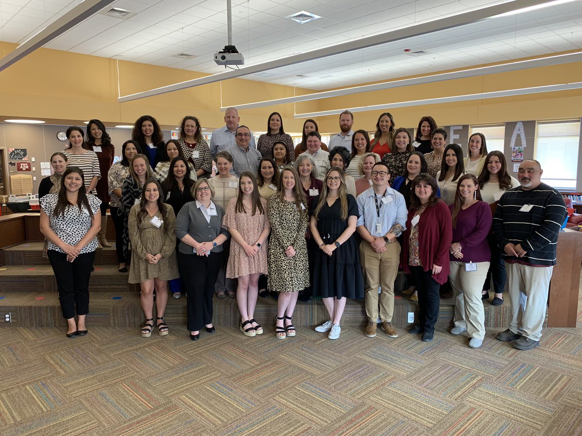 Loved learning today with our new colleagues from Northside ISD! @nisd <a href="/EdElements/">Education Elements</a> #TISDBlends <a href="/theScottieScoop/">The Scottie Scoop</a>