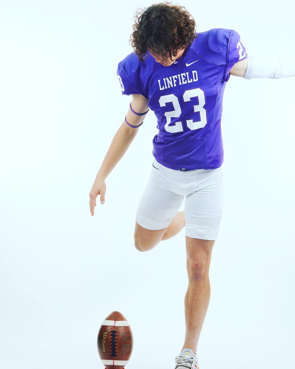 Thank you to <a href="/LinfieldFB/">Linfield Football</a> and coaches for the great weekend at Linfield University 

<a href="/CoachSmithCats/">Coach Joseph Smith</a> <a href="/DBCoachFunk/">Brandon Funk</a> @coachboehme <a href="/coachbelliott/">Brett Elliott</a> <a href="/T_Rausa/">Tyler Rausa</a> <a href="/T_Rausa/">Tyler Rausa</a>