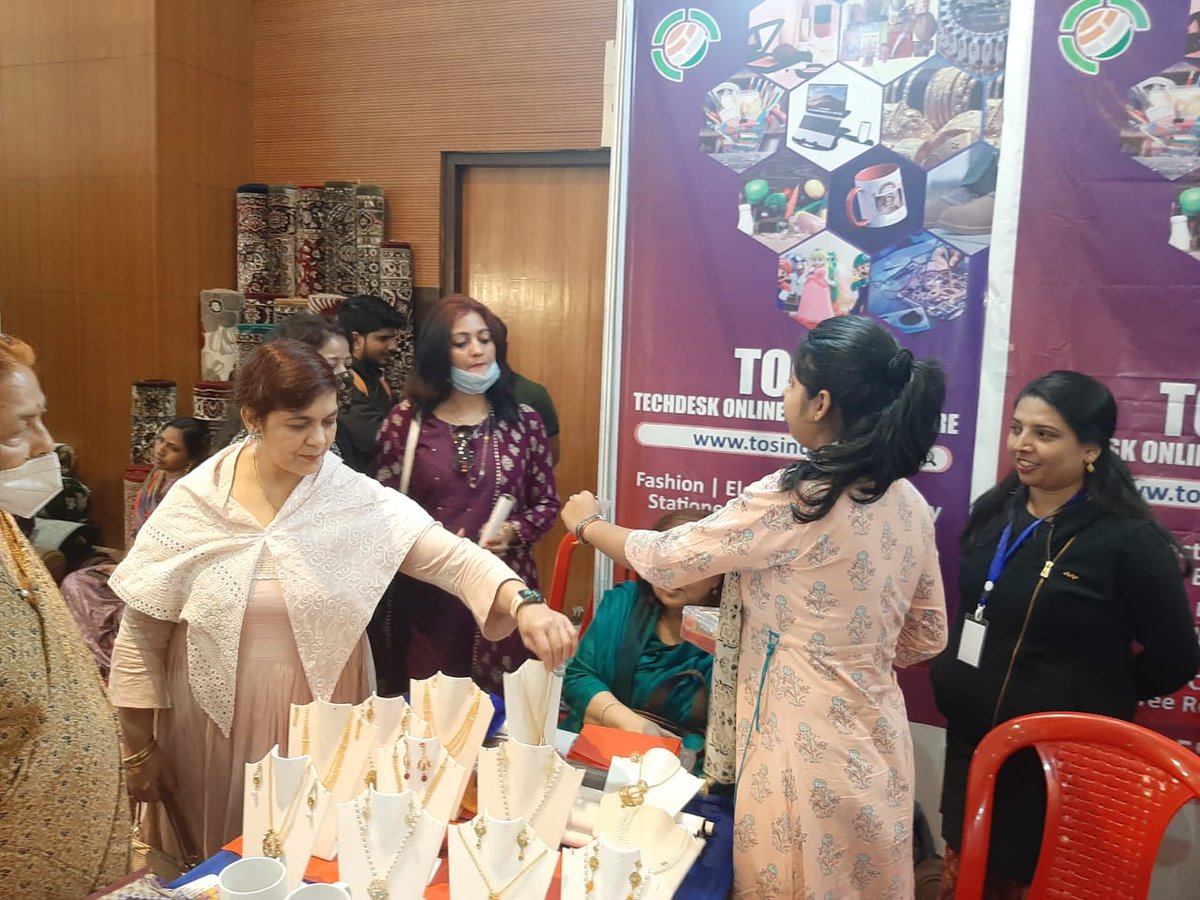 aairacreation's tweet photo. "Individual" commitment to a group effort, that is make a team work, a company work, a society work, a civilisation work.

The strength of TOSS #TOSS https://t.co/ssCriN2LGw