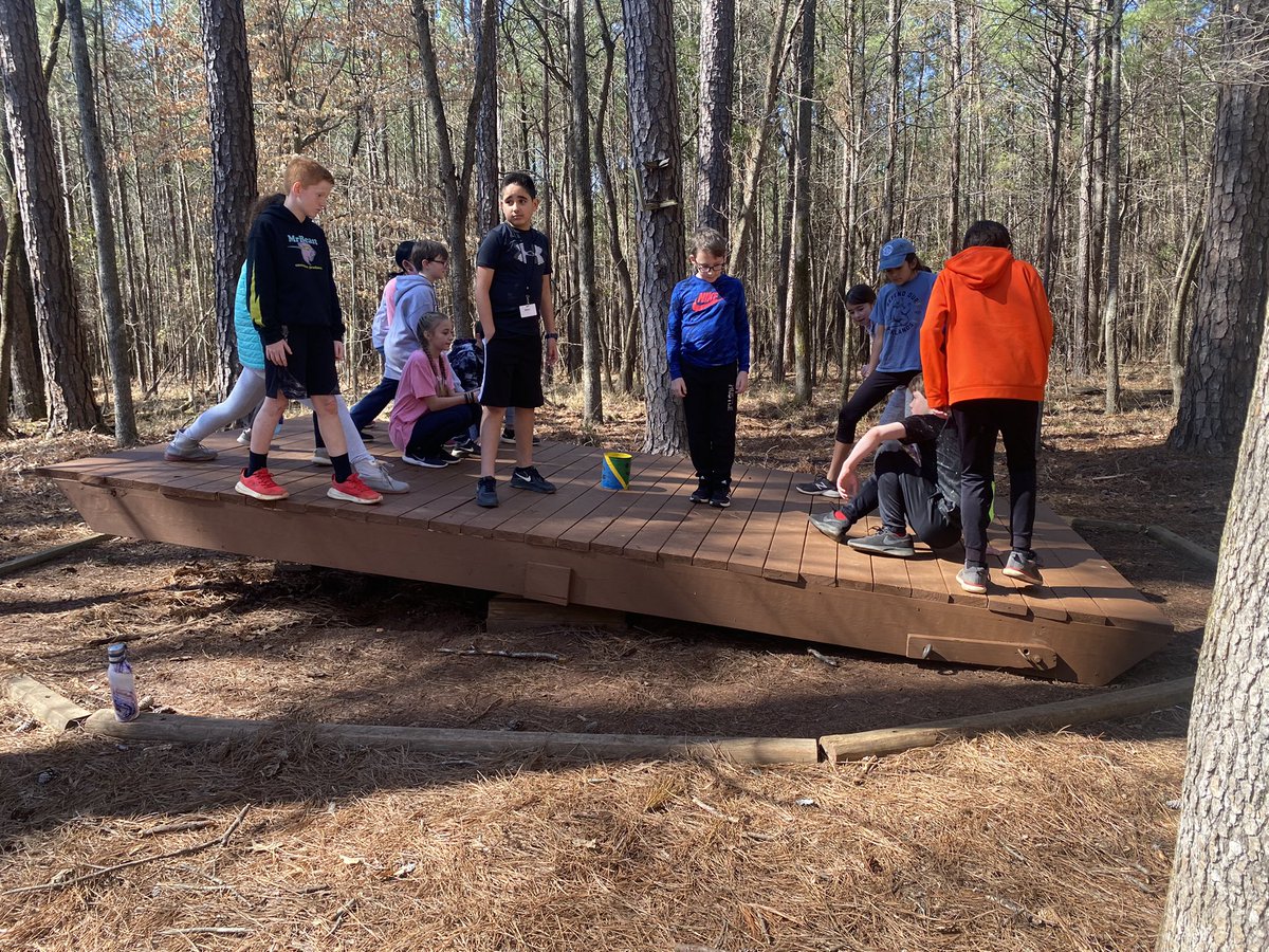 MrsOrchow_CCES's tweet photo. Balancing the plank! @dr_cheatham #cces https://t.co/6YKsCJIbZM