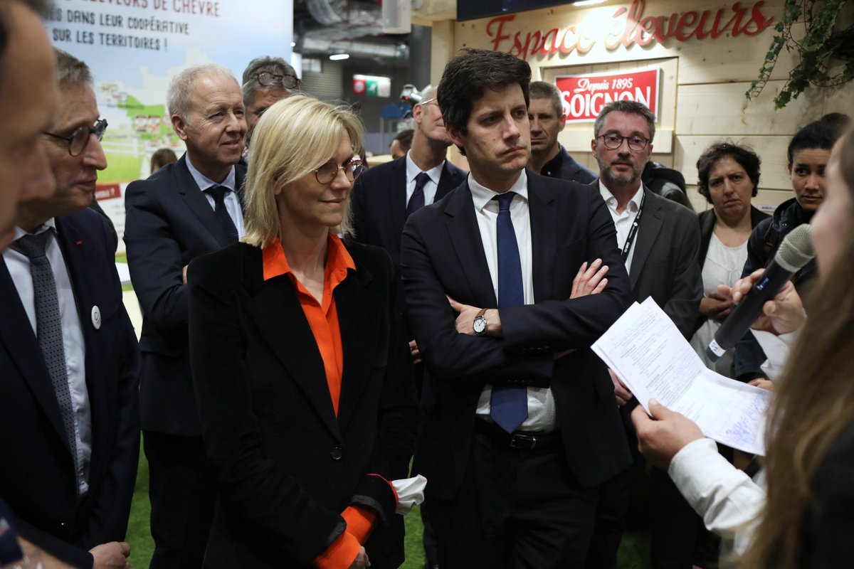 Au #SIA2022, nous avons signé avec <a href="/J_Denormandie/">Julien Denormandie</a> le Contrat Stratégique de la Filière Agroalimentaire : il fixe de grandes ambitions pour l’innovation et les compétences, pour repositionner la France en tant que grand producteur mondial de nouvelles sources de protéines.