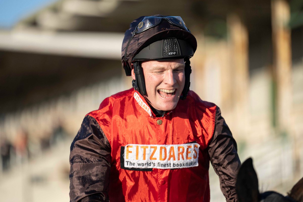 amajox's tweet photo. Congratulations @FontwellPark yestday #champ @amajox ๐ฅ #DavidMaxwell WINS #ShantouFlyer @PFNicholls his 6th win of season only 3 off #leading @benbromley #flyingform #topride #topjock ๐๐๐๐ https://t.co/HSBMZXs8DI