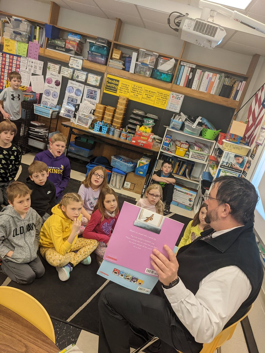 MrsSchanus's tweet photo. @HumphreyElem @SellnerBrad #GuestReader #ILoveToRead thank you! https://t.co/zifCclygkp