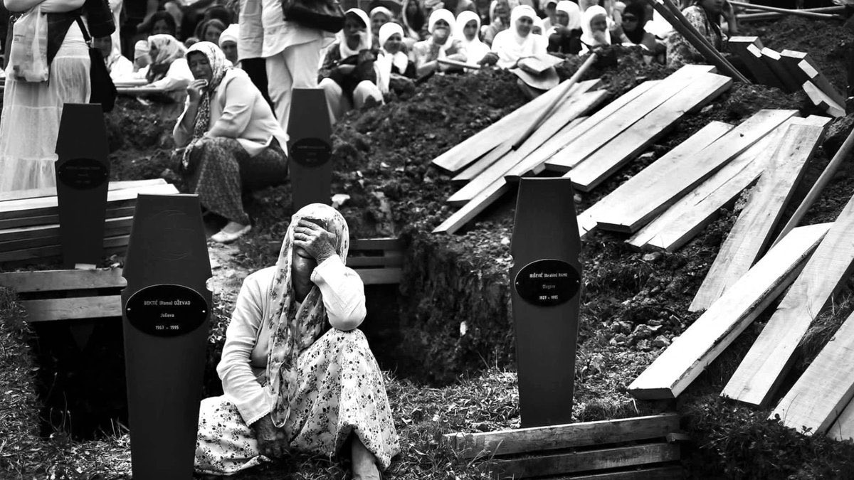 “Bunu hiç unutma evlat, Batı hiçbir zaman uygar olmamıştır ve bugünkü refahı, devam edegelen sömürgeciliği; döktüğü kan, akıttığı gözyaşı ve çektirdiği acılar üzerine kuruludur.” 

Aliya İzzetbegoviç