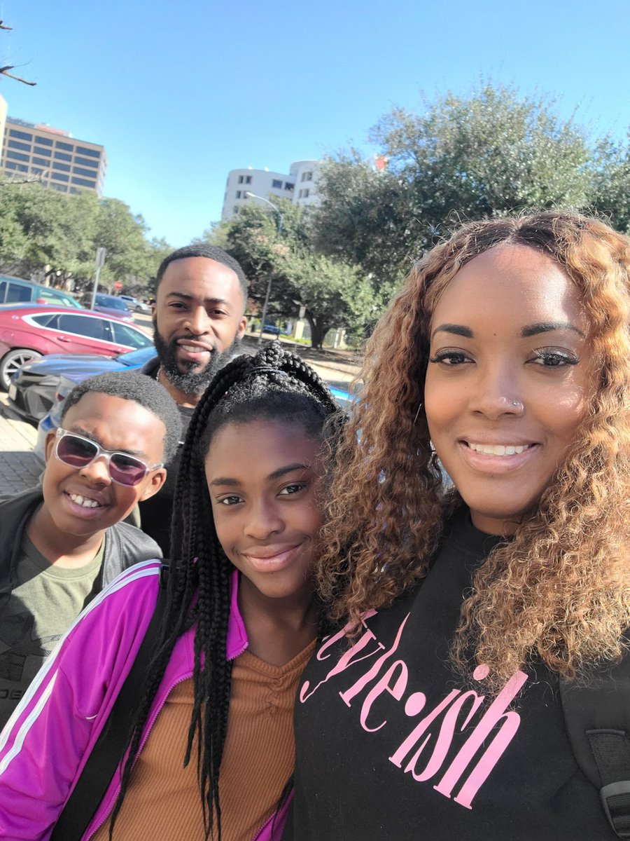 drgabewillis's tweet photo. Quick getaway with the fam! #winathomefirst https://t.co/v6S9lu7x1z