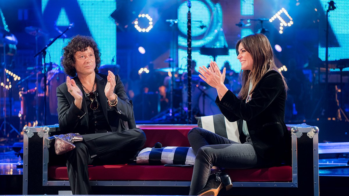 Él y su bandaza fueron uno de los momentos más espectaculares de nuestro plató. Seguiremos gozándolo fuerte en sus vinilos y actuaciones grabadas. #Bunbury #ídolo

▶️youtube.com/watch?v=DWpfYl…