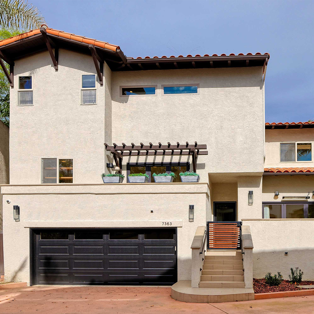 BHHSCalifornia's tweet photo. This contemporary-styled townhome is in the heart of #LaJolla and features a penthouse level reserved exclusively for the master bedroom complete with ocean views. 🌊: https://t.co/BEqmc1DXaG
⁠
Presented by Eric &amp; Peggy Chodorow for $2,500,000.

#FindYourPerfect
Lic#: 01317331⁠ https://t.co/eUc95M3vt9