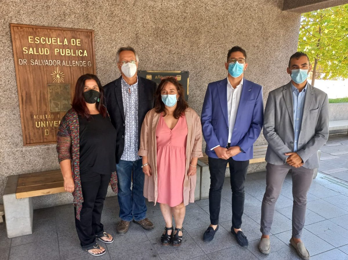 Desde este lunes, el equipo del Minsal liderado por la futura ministra Dra. Begoña Yarza <a href="/begoyarza/">Begoña Yarza Sáez</a> y los subsecretarios, dres. <a href="/AraosFernando/">Fernando Araos Dattoli</a> y Cristóbal <a href="/CCuadradoN/">Cristóbal Cuadrado</a> , trabajará en dependencias de nuestra Escuela previo a asumir sus próximas responsabilidades públicas.