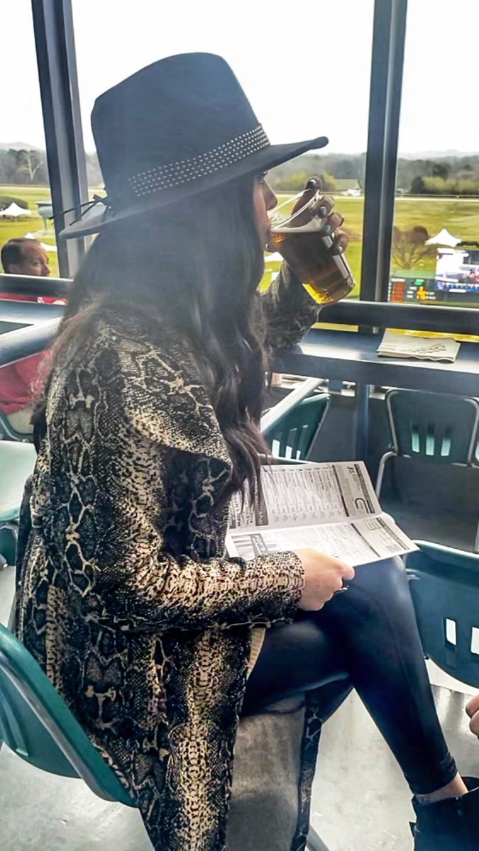 Demdog13's tweet photo. Monday vibes…. Wishing I was still drinking beer at the races. https://t.co/m7czU1b2Bx