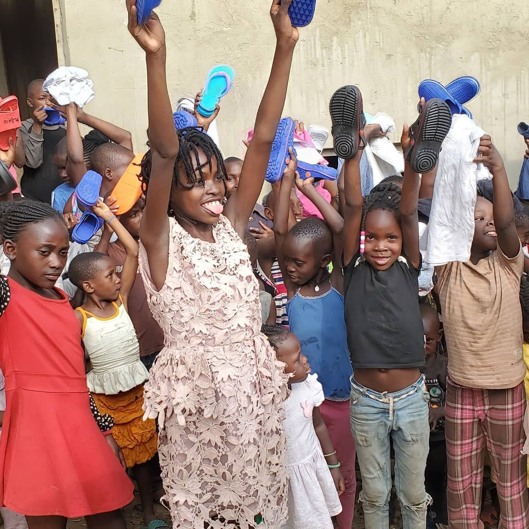 InvertCity's tweet image. We're working on a project to help a group of Ugandan gymnasts. Article and more coming soon. 

#Uganda #community #Africa #sports