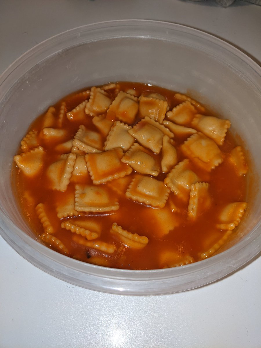 Ouchterboulgour's tweet image. Bon appétit, ce soir c&apos;est ravioli top budget 😌