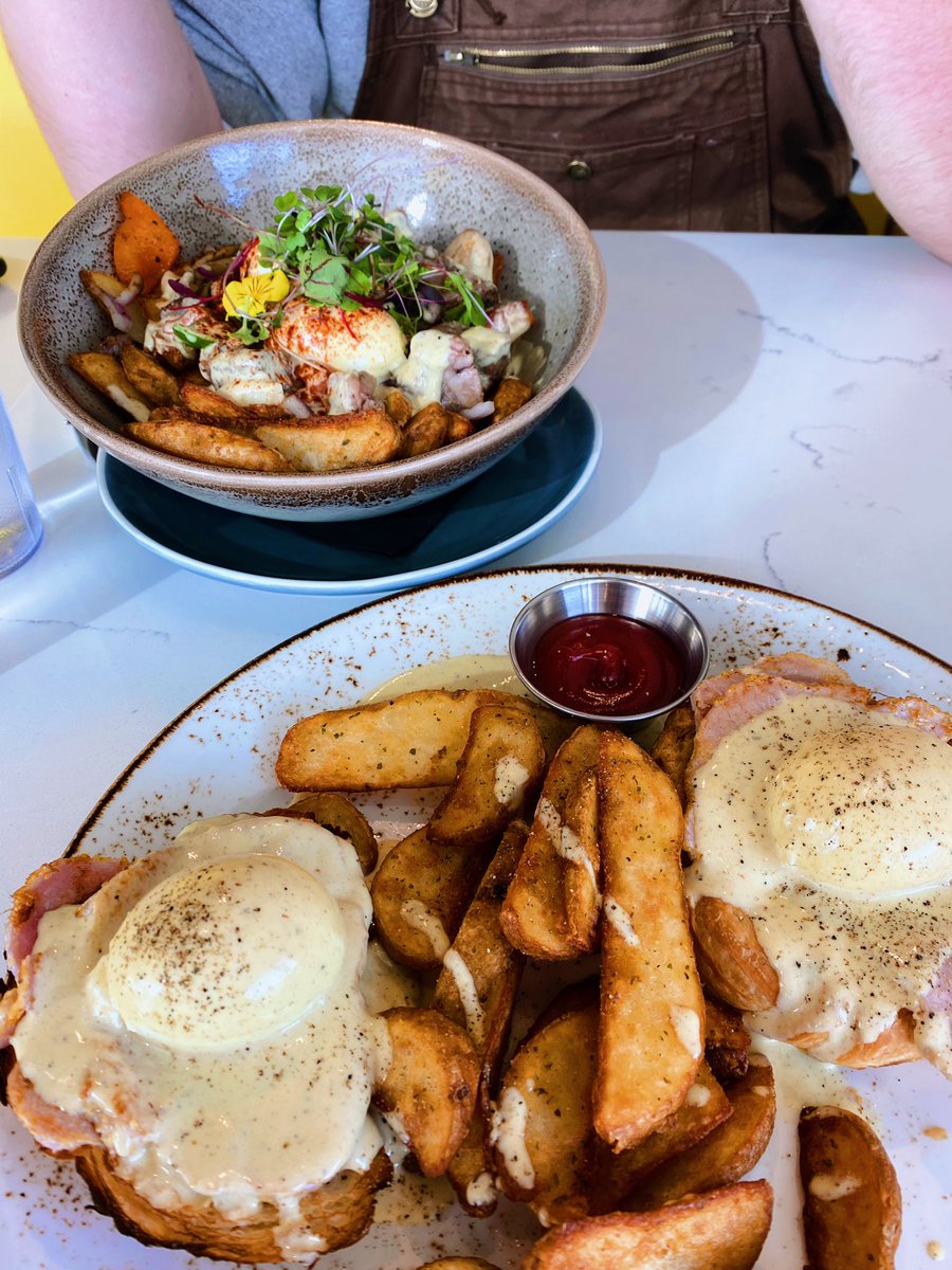 sizzlinbb's tweet photo. Cocktails &amp; brunch pics :) https://t.co/TopiDNTwDI