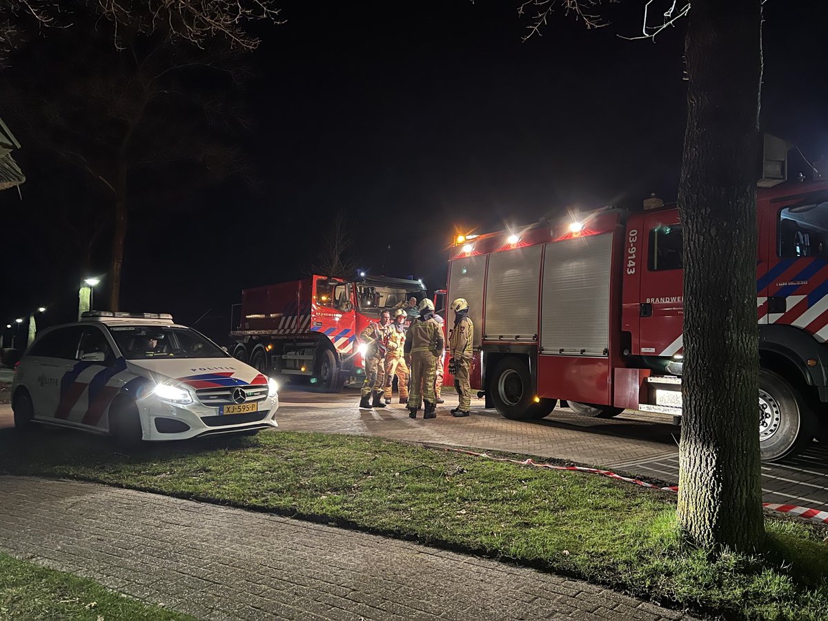 Boudewijn_Bos's tweet photo. Brandweer #vledder gealarmeerd voor een brand in #vledderveen #brand https://t.co/K7PgU8OeCp
