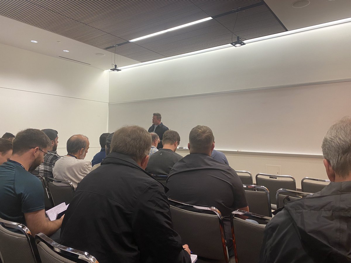 cameronlcrow's tweet photo. Breakout session with @bentrueblood. 5 Relationships you need to win in Student Ministry #EmpowerConference https://t.co/ZWmUoaUH36
