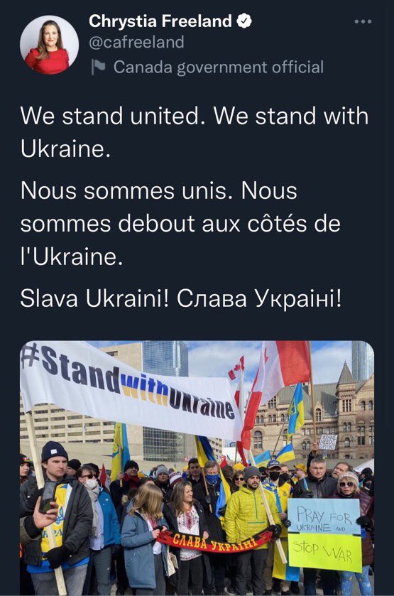 Qban_Linx's tweet photo. Lmao not only did she get caught in 4K holding up the colours of the fascist UPA, she couldn’t even find a photo where somebody wasn’t throwin up the set https://t.co/li4A6l5dLl