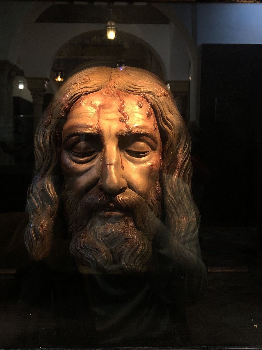 aurora__ruiz's tweet photo. Muy impactante la exposición #ElHombreDeLaSabanaSanta que actualmente está abierta a visitas en el @cmisevilla ,  por el maestro Juan Manuel Miñarro. Muy necesario ir, no os dejará indiferentes!! https://t.co/yP2UiwAVUs