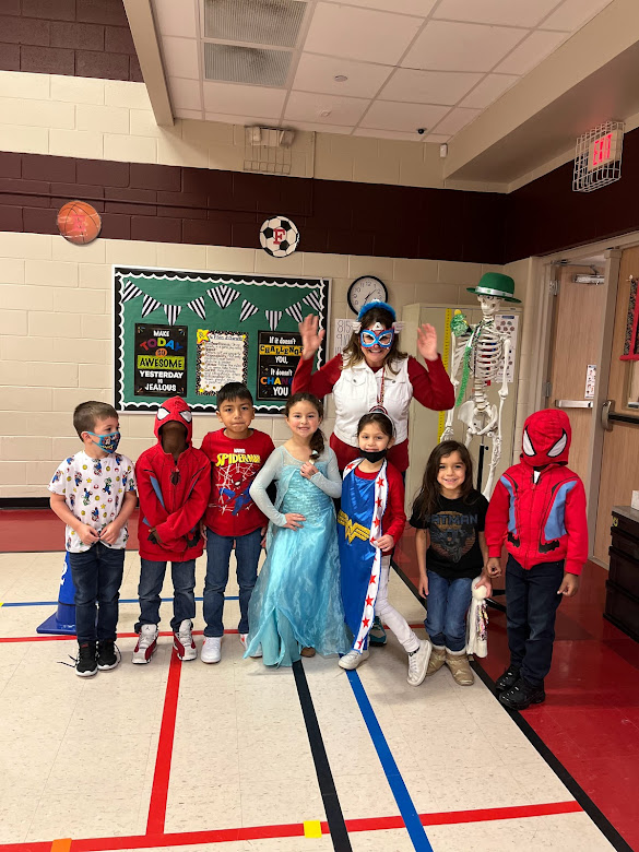 Lynna_Casiano's tweet photo. Monday’s themed run is Hero Hustle: Dress as a Super Hero. Students went outside and jog/walk laps.

@SES_Eagles @sfericks1 @KristaMcClure4 @MsArias21 @Lynna_Casiano  @GISD_PE https://t.co/k88PxJrHVs