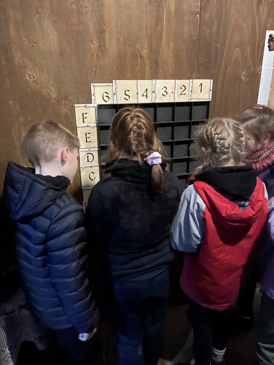 NewminsterMid's tweet photo. Conquering the Knights challenge! #springteam ⁦@RealRobinwood⁩ https://t.co/eS1mq7MrOC