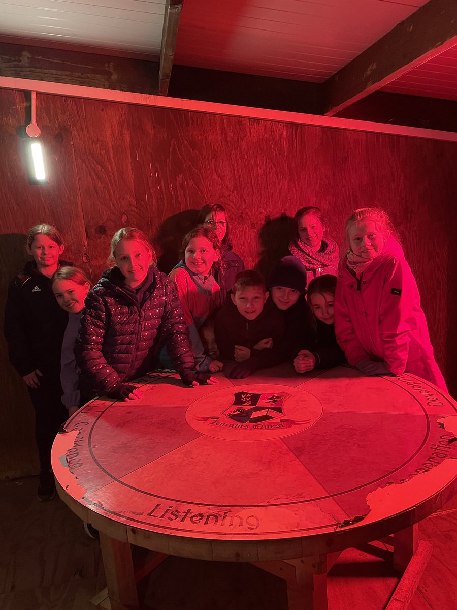 NewminsterMid's tweet photo. Conquering the Knights challenge! #springteam ⁦@RealRobinwood⁩ https://t.co/eS1mq7MrOC