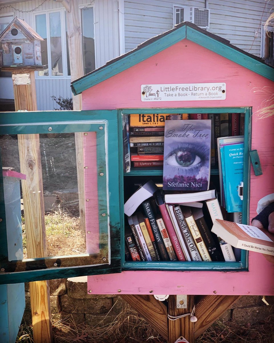 NiciStefanie's tweet photo. So happy to find a Little Free Library in my neighborhood! So I did what any author should do β¦
Do you have one in your area?
#littlefreelibrary #library #ReadAcrossAmerica #readerscommunity #readers #writerslife #TheSmokeTree #amreading #amwriting https://t.co/nWrXVD8dxk