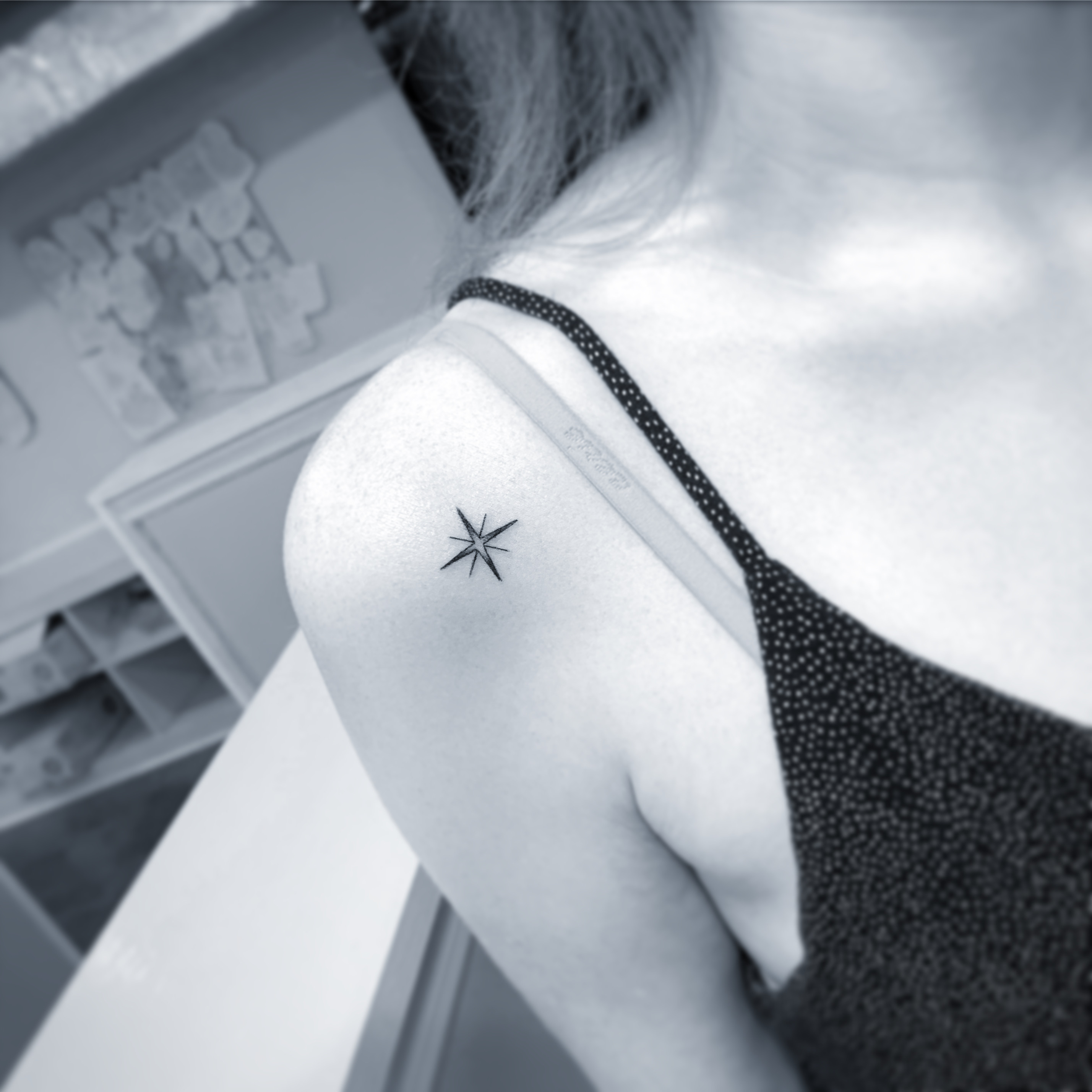 Make a style statement with our temporary small star tattoo. New and trendy, show your fun side with this chic and easy-to-apply tattoo. Available in multiple colors to suit your personal flair.