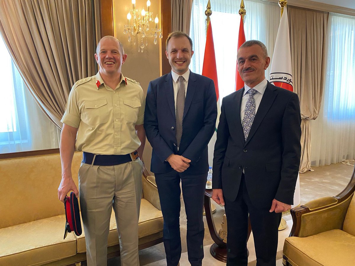 MustafaSaidQadr's tweet photo. Pleased to meet a delegation from the British consulate today to discuss the current political situation in Iraq and the KRI. We look forward to reach a political agreement regarding the government formation. https://t.co/63NITNWQQ7