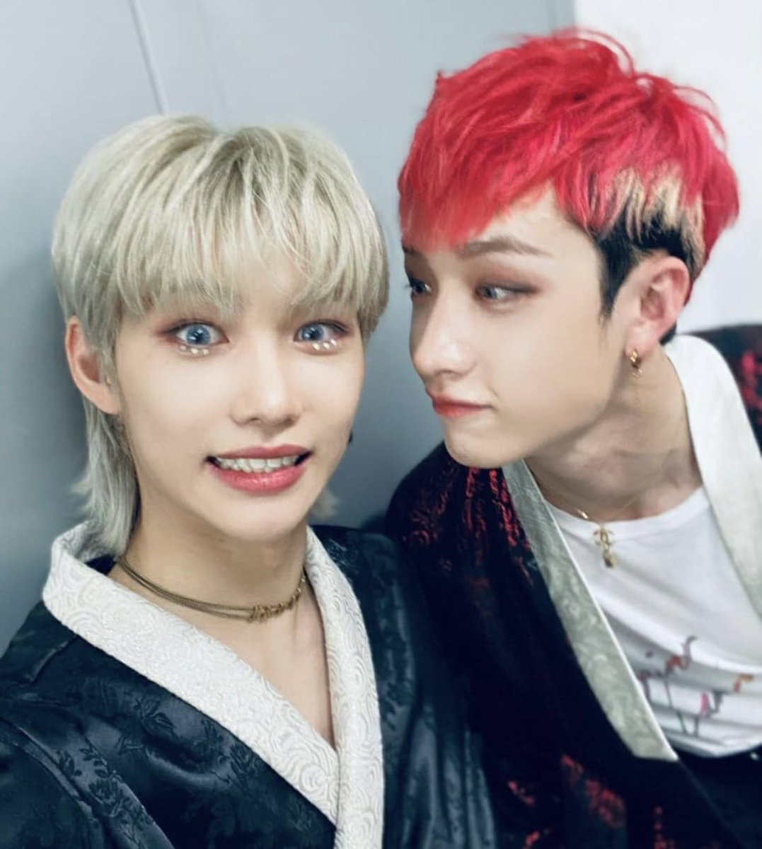 Бан чан и чонин. Джисон и чонин. Банчан и т и фф. Банликсы фф. Бан чан минхо и джисон.