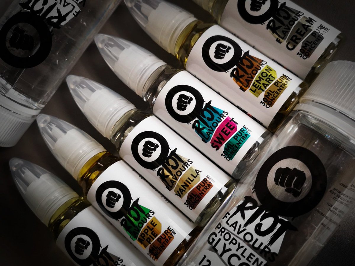 vapinganorak's tweet photo. Sweet tooth?
Riot Flavours dessert range is perfect to satisfy your sweet cravings with all of your favourite guilty pleasure flavours in one category
@riotflavours
#riotflavours #iamriot #weareriot #jointheriot #pureflavour #tastesensation #theriotway #homemade #taste #flavour https://t.co/wMJmXL8kJA