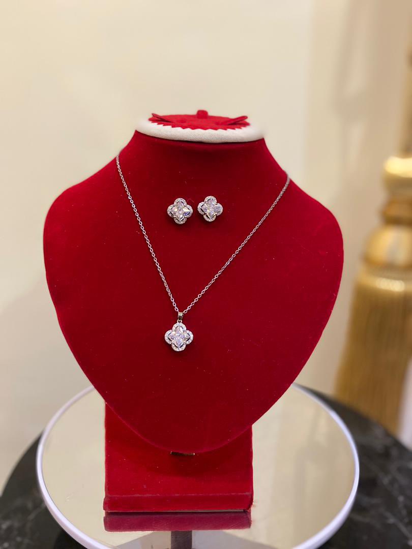 The_jewels_galore (thejewelsgalore) Twitter