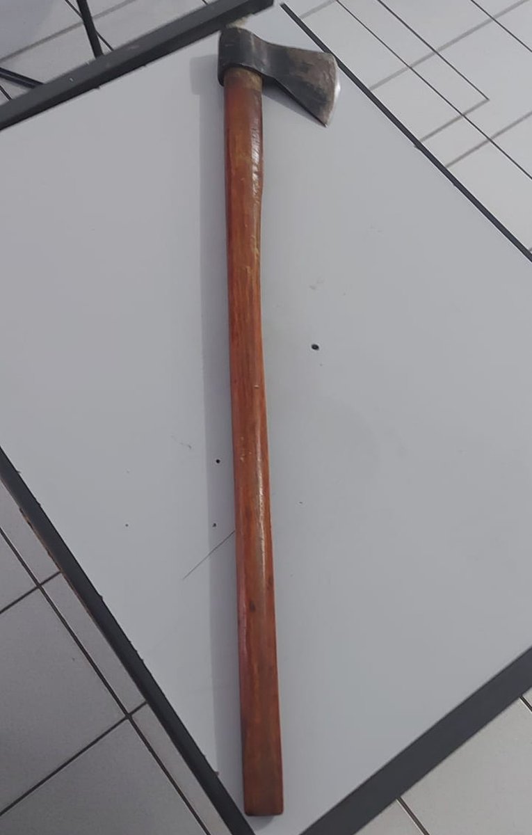 g1bauru's tweet image. Homem é preso suspeito de ameaçar a ex-mulher com machado em Gália glo.bo/3C4cKNF #g1 #Gália