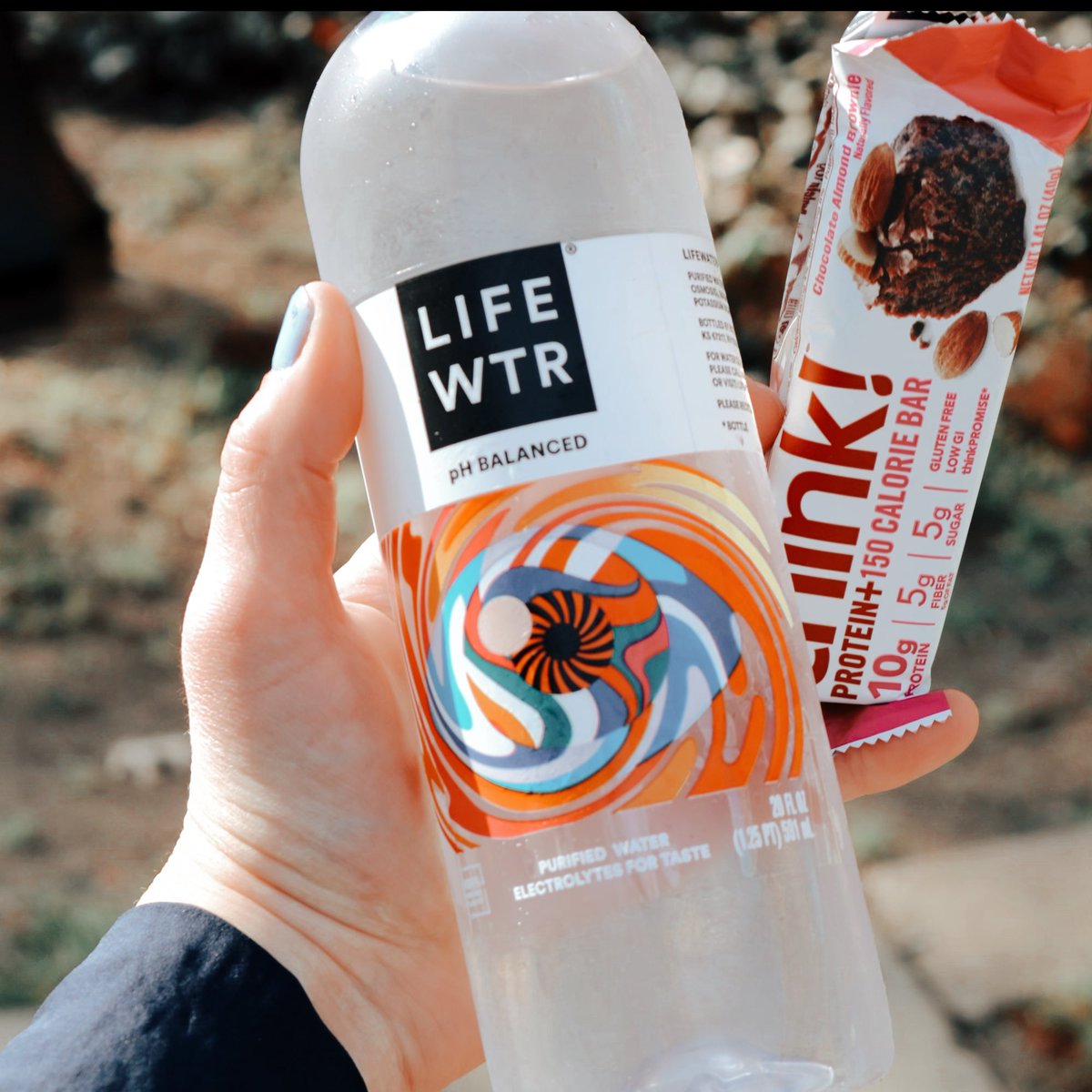 mavdiningUTA's tweet photo. It’s time for that afternoon pick me up 😋🥤⌚️
The University Center Market has all your afternoon pick me up snacks and beverages! All items are ✨DINING DOLLAR✨friendly. https://t.co/c6UQpLC6vw