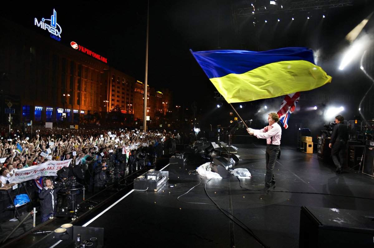 Paul McCartney on Twitter: "Remembering playing for our friends in Ukraine in Independence Square in 2008 and thinking of them in these difficult times. We send our love and support. 🇺🇦 #StandWithUkraine