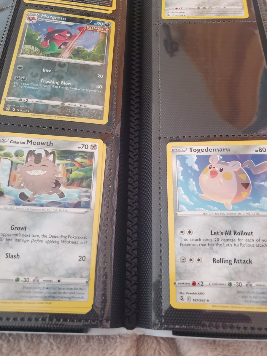 13oops2's tweet photo. #SplintercatTimes  @DigitalDavidREV  I love these binders. Side loading. Durable construction with a strap that holds it shut. https://t.co/5uEVqLiFia