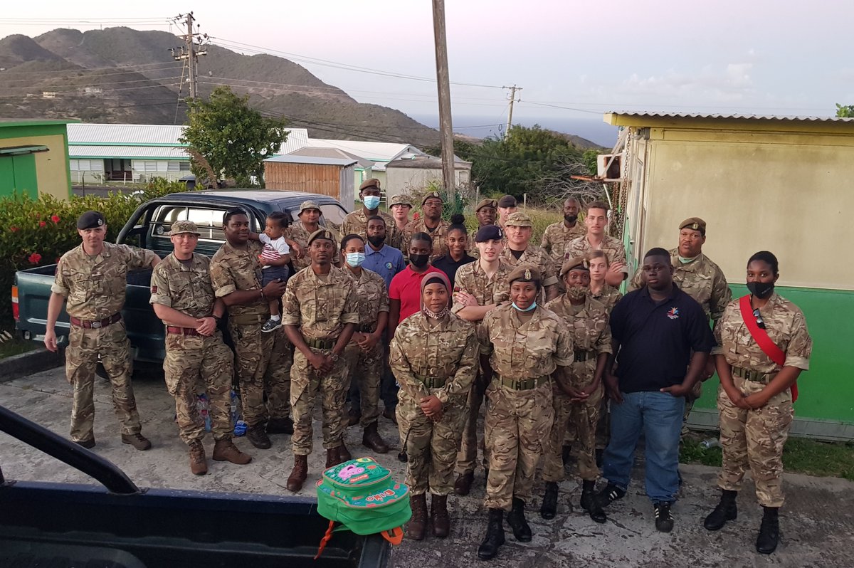 #ExPP22 on #Montserrat has provided a great opportunity to do some joint medical training 🚑 with the Royal Montserrat Defence Force. Here, Pte M-B of <a href="/3MedRegt/">3MedicalRegiment</a> (our Combat Medical Technician 👨‍⚕️) takes us though dealing with casualties. #HADR <a href="/102LOGX/">102LOGX</a> <a href="/AMSTC1/">AMSTC</a> <a href="/Army_AIB/">Army International</a> <a href="/8EngrBde/">8 Engineer Brigade</a>